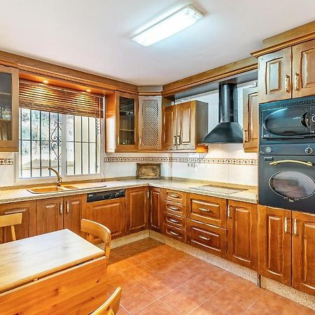 3 Bedroom Stunning Home In Сенес де ла Вега Екстериор снимка